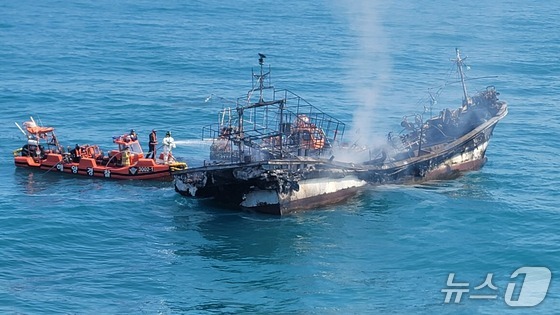 Jeju Fishing Boat Fire: Search for Missing Crew Intensifies Amid Ongoing Blaze