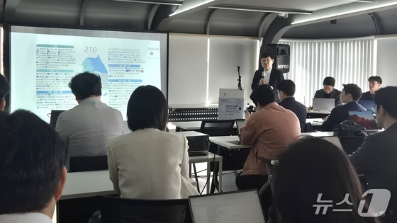 Kim Yong-sik, CEO of Puzzle AI, is giving a presentation 2026.3.31 / News1