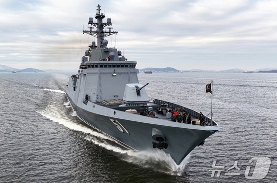 The 5,000-ton destroyer Choe Hyon, which North Korea unveiled for the first time last year / Rodong Sinmun