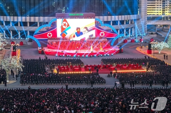 The Rodong Sinmun, the official newspaper of North Korea’s Workers’ Party, reported on Tuesday that a performance by artists celebrating the achievements of the First Session of the 15th Supreme People’s Assembly was held on Monday, amid the boundless excitement sweeping the entire nation as it basks in the immense glory and joy of once again elevating Comrade Kim Jong Un to the position of head of state / Rodong Sinmun
