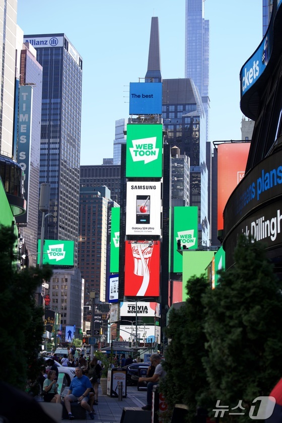 The Webtoon Entertainment logo displayed on a billboard in New York\'s Times Square (Provided by NAVER Webtoon) / News1
