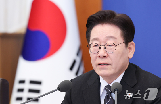 President Lee Jae Myung speaks at a cabinet meeting held at the Blue House on Tuesday 2026.3.10 / News1