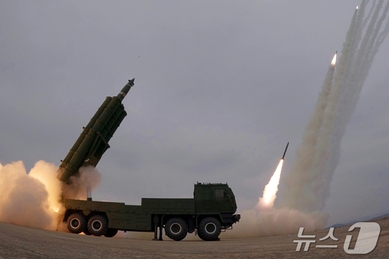 On March 15, the Rodong Sinmun, the official newspaper of the Workers\' Party, reported that a firepower strike drill was conducted on March 14 by a long-range artillery unit of the Korean People\'s Army\'s Western District, noting that 12 600mm ultra-precision multiple rocket launchers and two artillery companies were mobilized for the drill / Rodong Sinmun