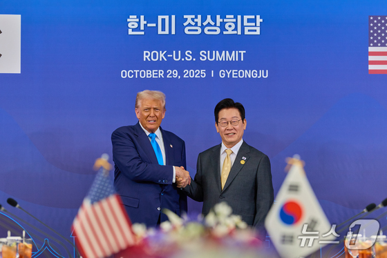 President Lee Jae Myung, President Donald Trump of the U.S. (Provided by the Presidential Office) 2025.10.29 / News1