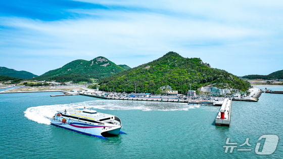 Revived Santa Monica Ferry: Fastest Route from Jindo to Jeju for 2026!
