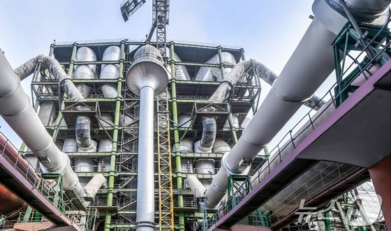 On March 28, Rodong Sinmun, the official newspaper of North Korea’s Workers’ Party, reported that the Sangwon Cement Complex has recorded an average daily cement production rate of 115% since the 9th Party Congress / Rodong Sinmun