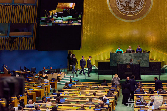 The UN General Assembly at the UN Headquarters in New York, U.S. (Provided by the Blue House) / News1