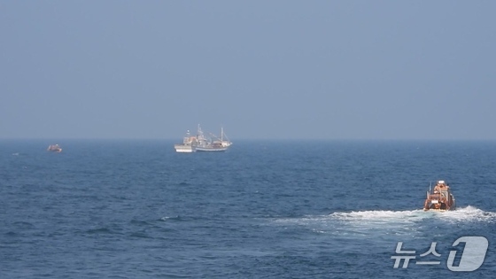 Joint Search Efforts: Korea and Japan Collaborate to Rescue Fallen Crew Near Dokdo
