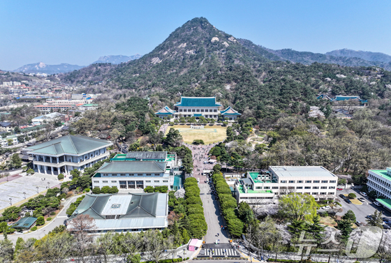 Panoramic view of the Blue House in Jongno-gu, Seoul 2025.6.4 / News1