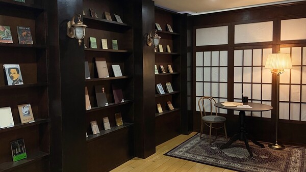 이미지 = [뮤지컬 팬레터] 명인일보 편집실 팝업 현장 사진_제공 라이브(주)