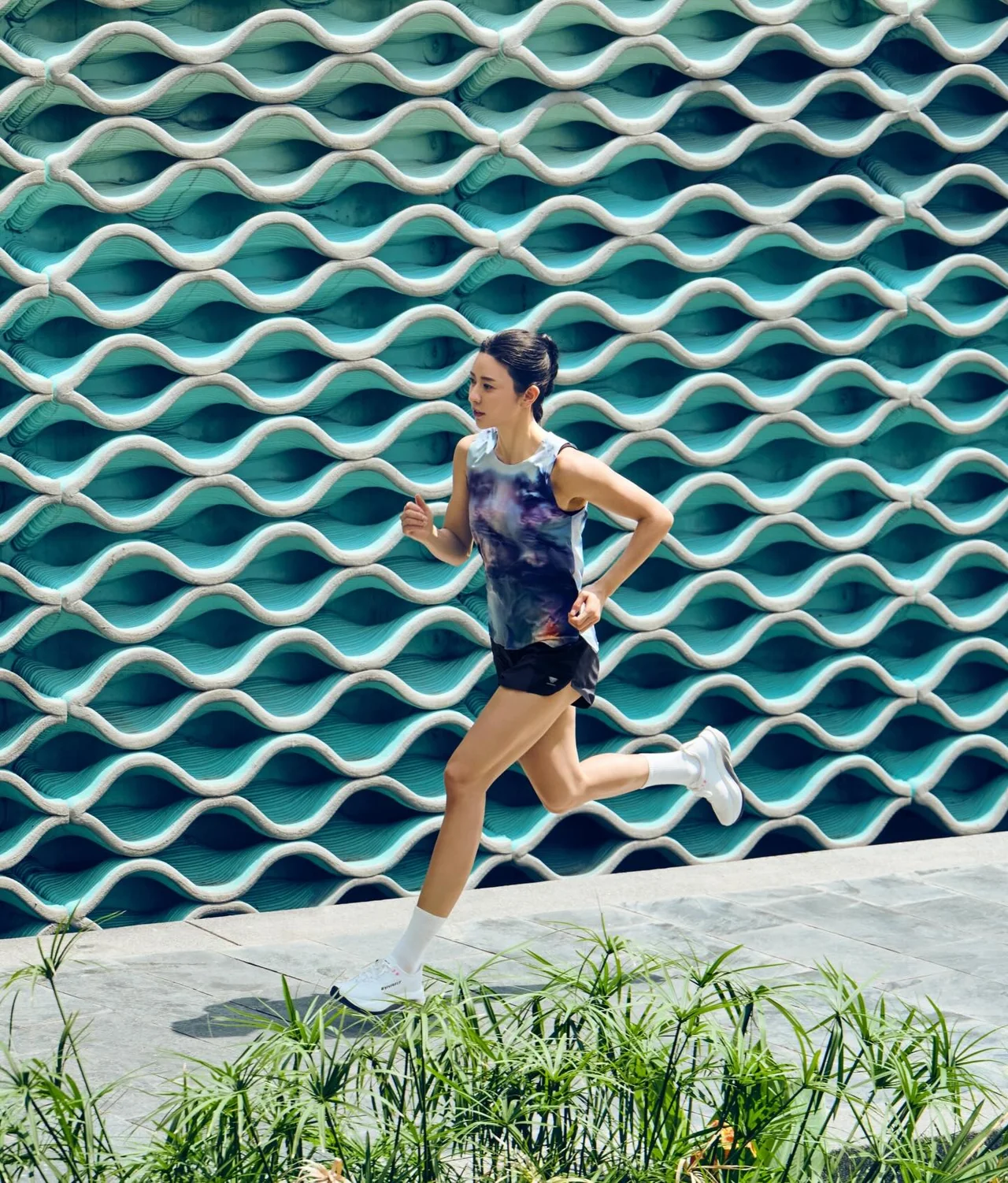 &nbsp;     Running shorts | Ultra-lightweight black shorts designed to maximize mobility / Photo: Kim Ji-eun\'s Instagram