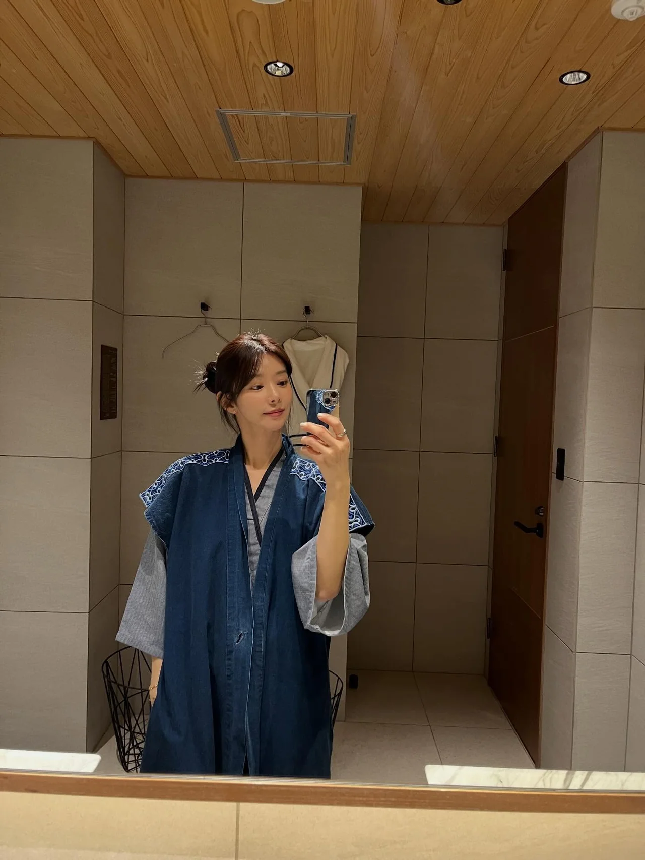 How to Achieve Effortless Elegance: Lee Joo-bin’s Lounge Wear Secrets Revealed