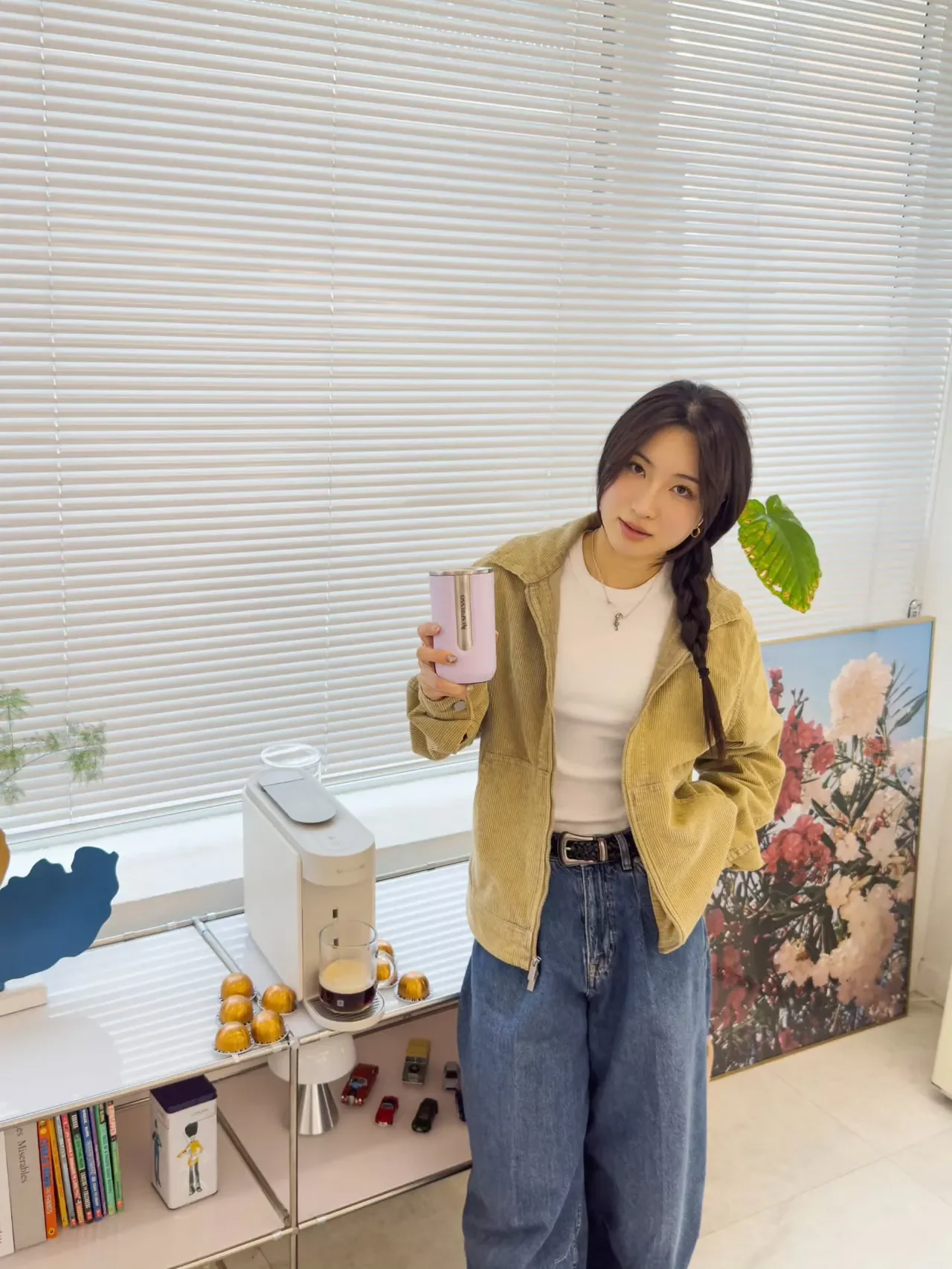 Spring Style Guide: Kim Gilly’s Chic Home Casual Look with Corduroy Jacket and Wide Denim
