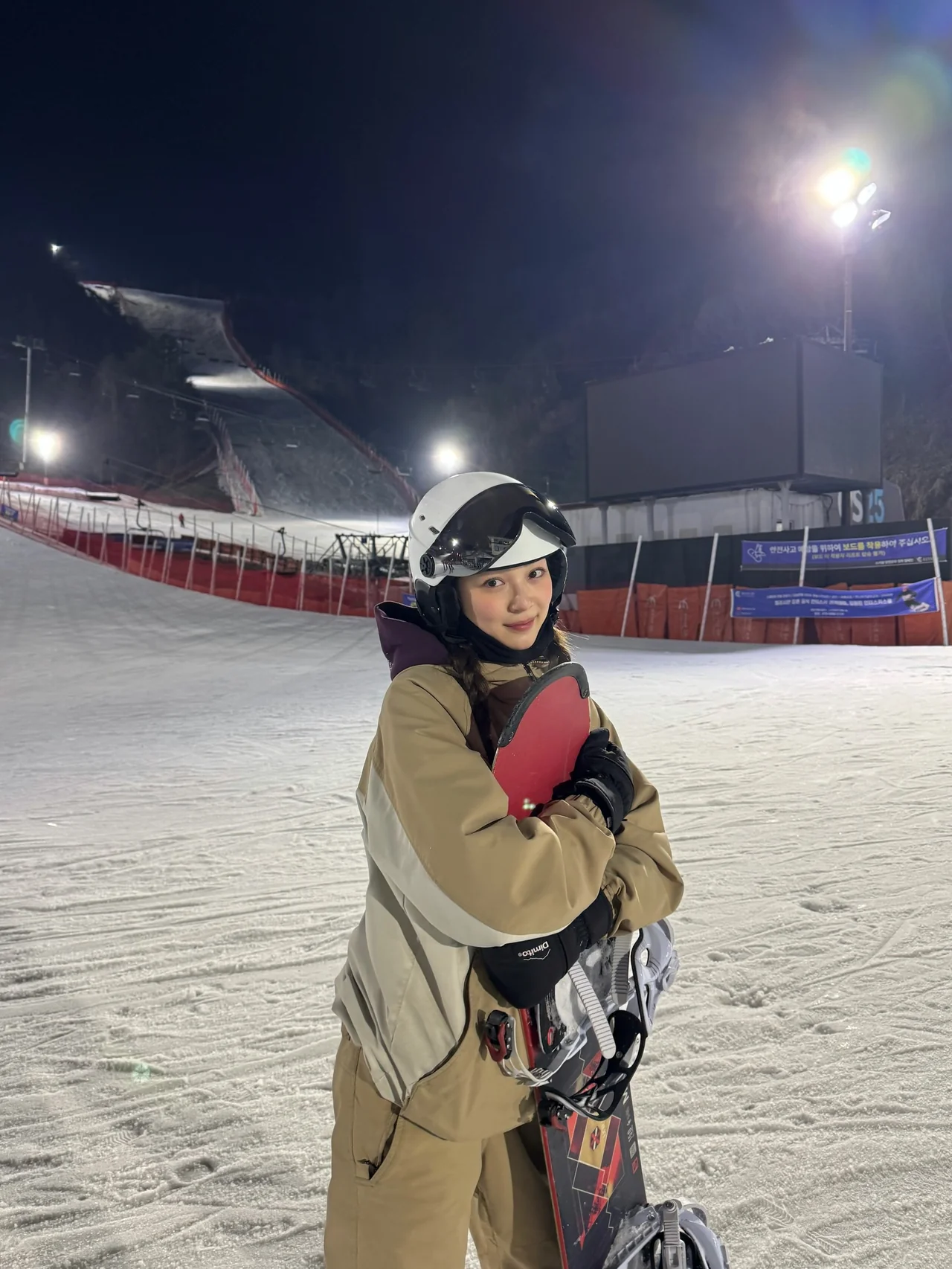 Top 5 Snowboarding Outfit Tips: Blend Functionality with Style This Winter