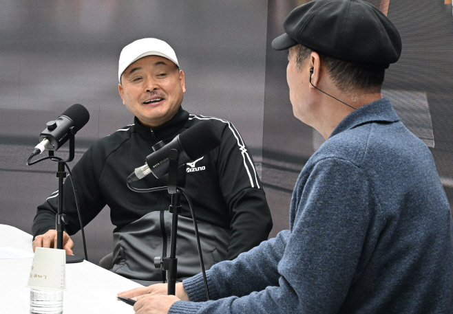 2026 아시아오픈마라톤 업무 협약식 및 홍보대사 이봉주 위촉식