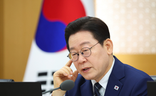 이재명 대통령, 국무회의 주재<YONHAP NO-2267>