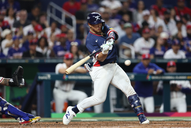 안현민 '2루타!'