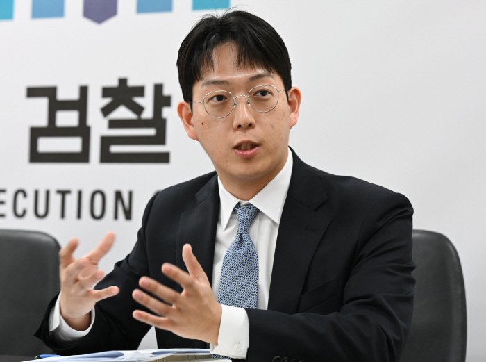 박상영 형사2부 검사, 오성진 강릉지청 검사 인터뷰4