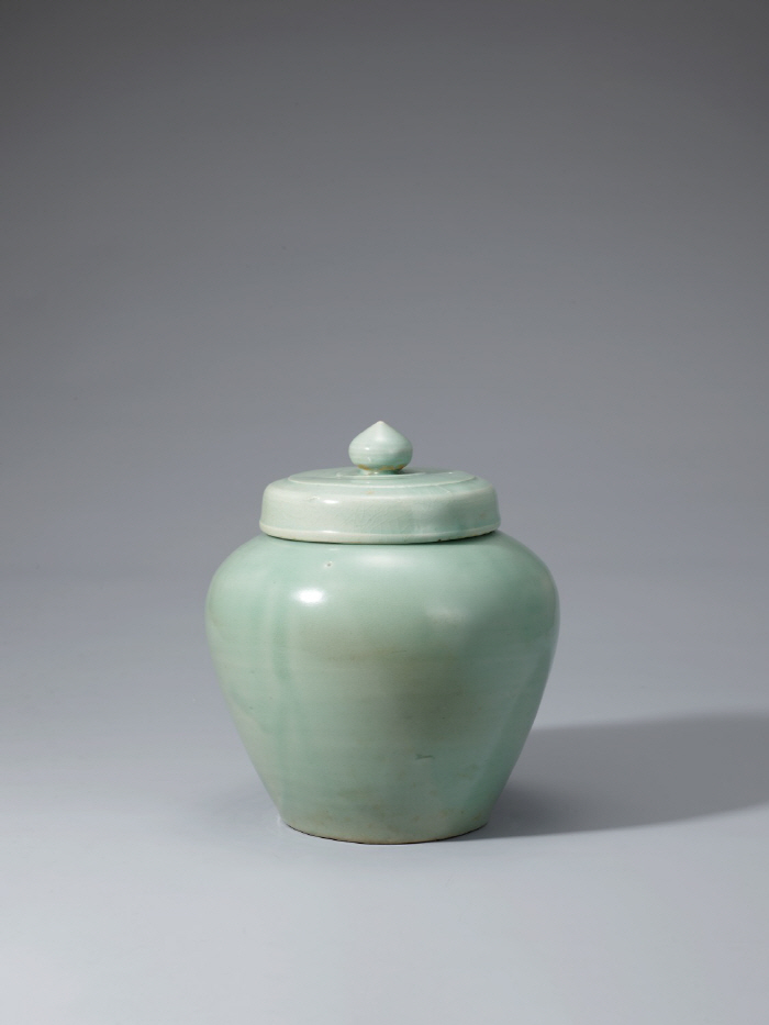 보물 '청자 유개항아리'