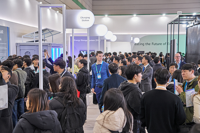 사진 2) SK온 인터배터리 2026 전시관 전경