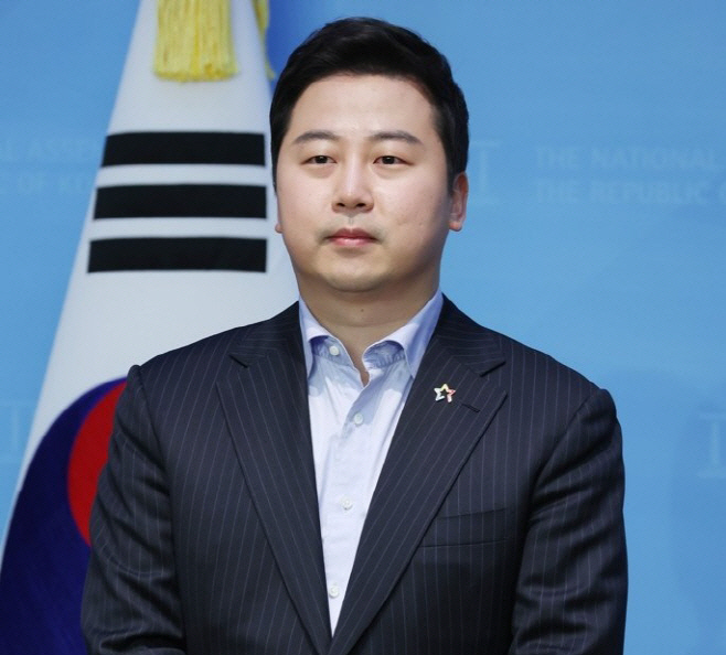 Why Did Lee Jae-chan Resign? The Shocking Verdict on Election Poll Distortion