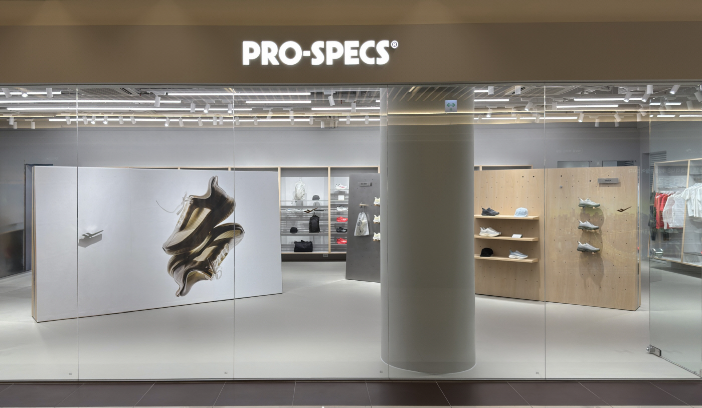 2. 프로-스펙스 용산 직영점 매장 전경 (2)