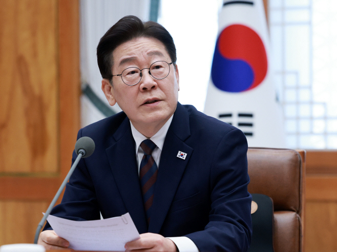 이재명 대통령, 중동상황 관련 비상경제점검회의...<YONHAP NO-4339>