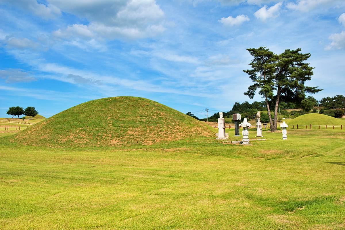 Geumseongsan burial mounds / Cultural Heritage Administration - Public Nuri