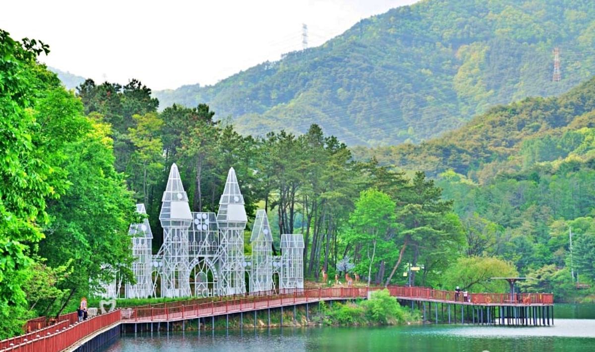&nbsp;   Biryongdam Reservoir / ⓒKorea Tourism Content Lab