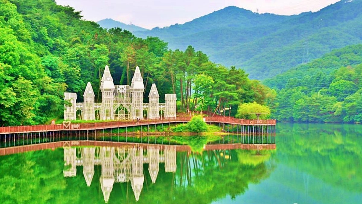 Discover the Enchanting Beauty of Bibyongdam Reservoir: Your Ultimate Guide to Jecheon’s Hidden Gem