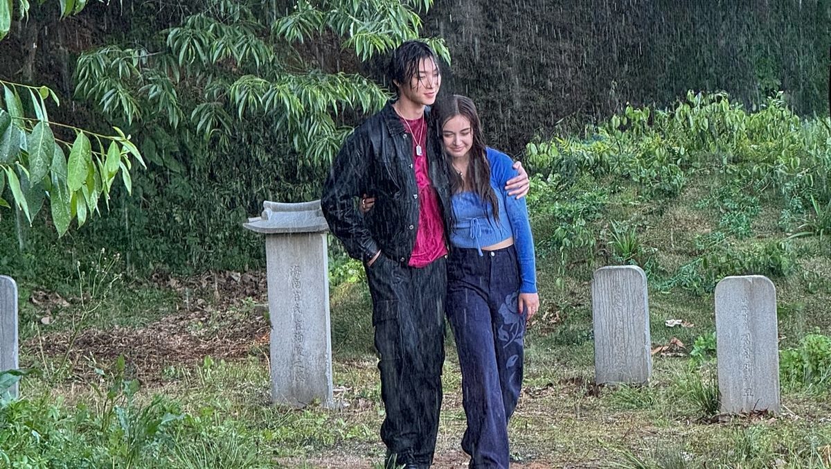 引用： 『XO, Kitty』シリーズ主演俳優ミンホとアンナ・カスカート / Netflix