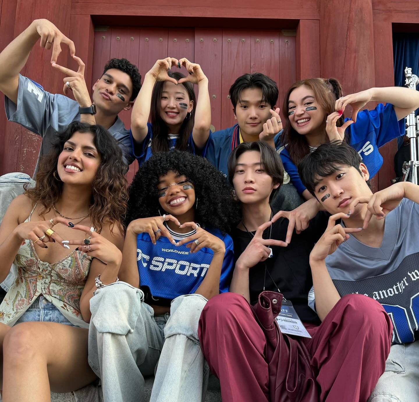 引用： 韓国を舞台に展開されるドラマ『XO, Kitty』の出演者たち / Netflix