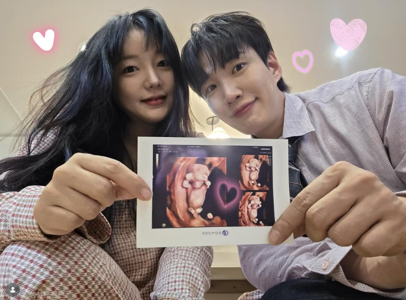 引用： 赤ちゃんの超音波写真を公開し、妊娠の知らせを伝えたムン・ジイン-キム・ギリ夫妻 / キム・ギリInstagram