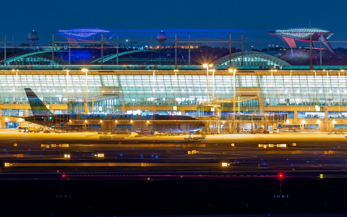 &nbsp;   Incheon International Airport / rayinad-Shutterstock.com