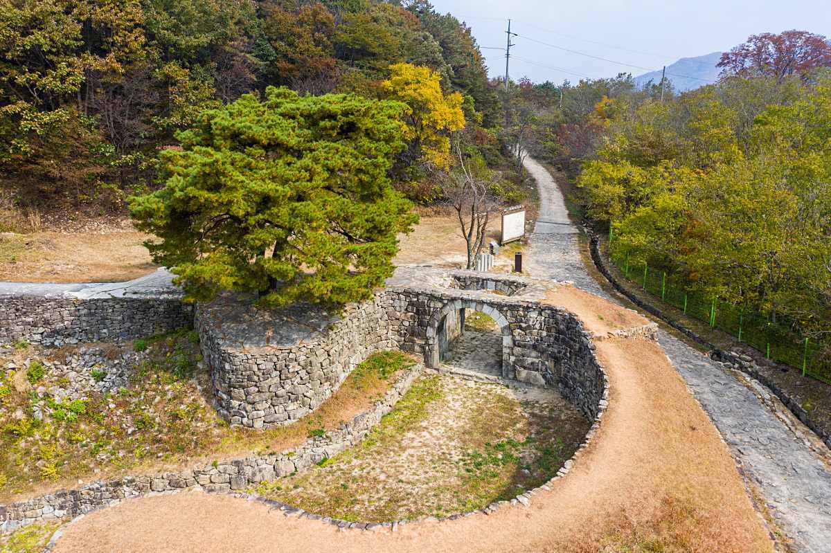Wibong Fortress / Korea Tourism Organization