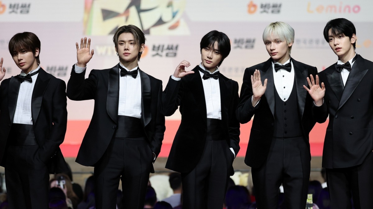 引用： 『2025 SBS歌謡大祭典』レッドカーペットイベントに参加したTOMORROW X TOGETHER / ニュース1