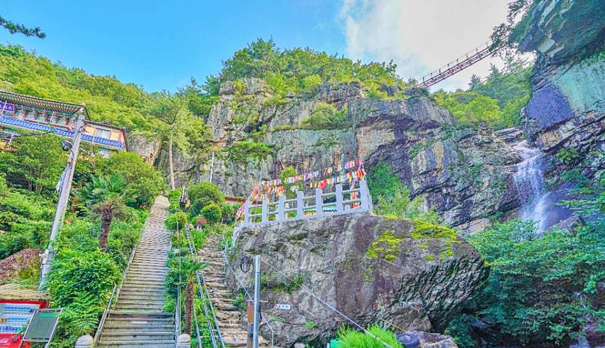 Gujeolsan Pokpoam Hermitage / ⓒ Korea Tourism Content Lab