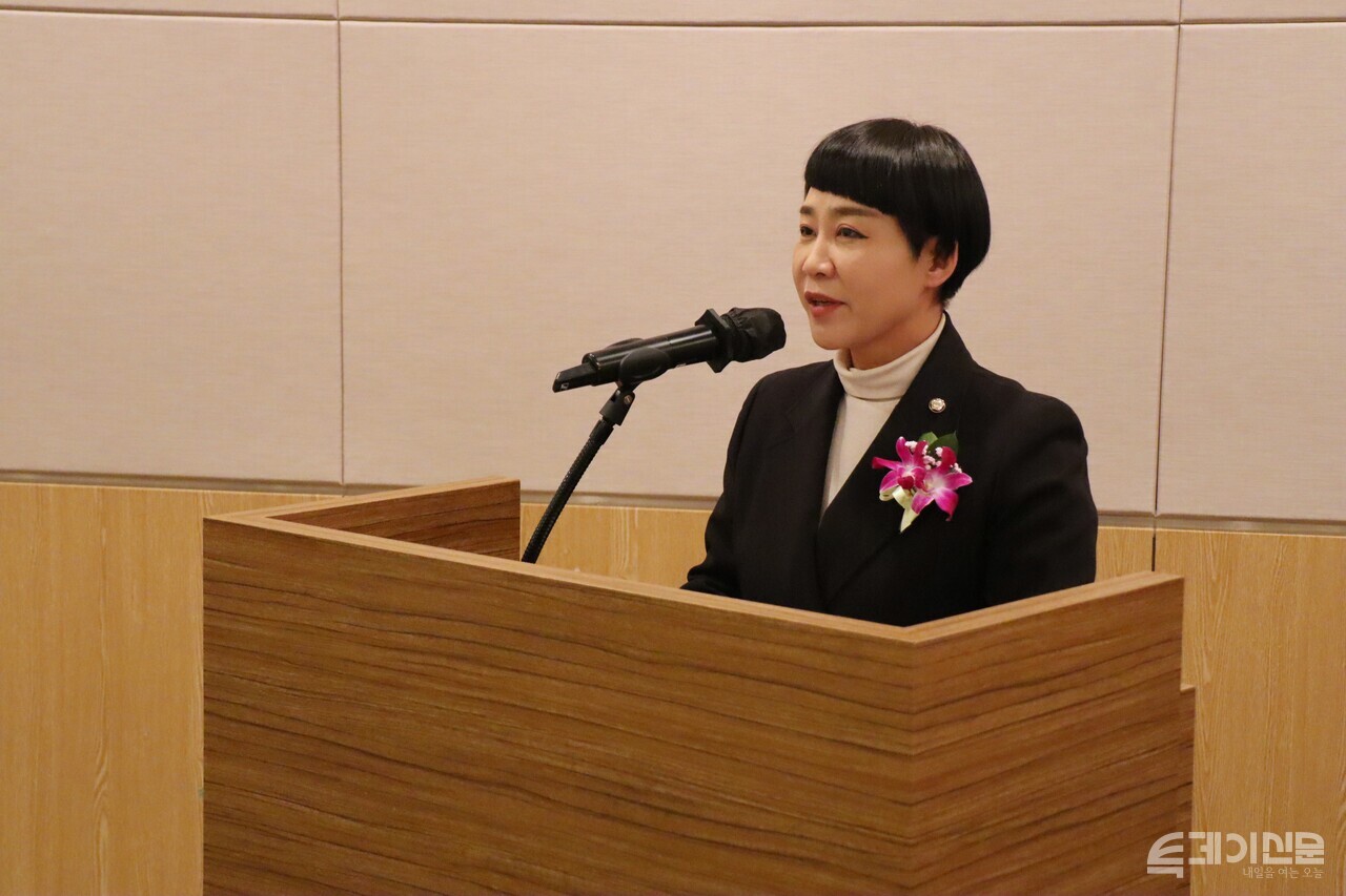 27일 오후 3시 한국경제인협회 FKI타워 컨퍼런스센터 2층 루비홀에서 개최된 ‘2026년 제11회 투데이신문 직장인 신춘문예’ 시상식에서 조국혁신당 김재원 의원이 참석해 축사를 진행하고 있다. ⓒ투데이신문