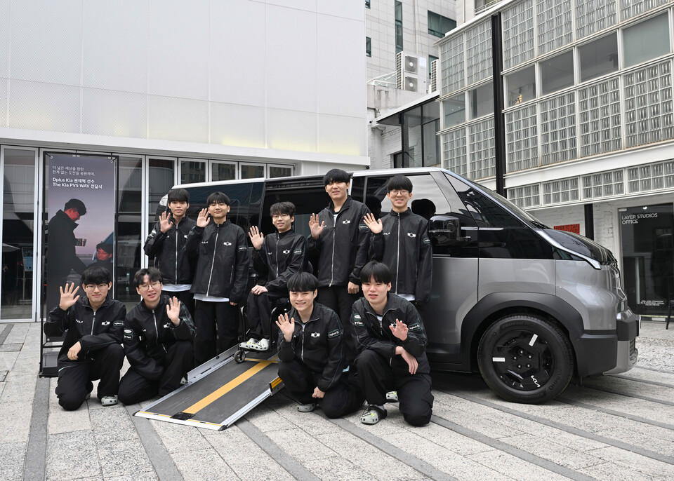 ©AP신문(AP뉴스)/이미지 제공 = 기아 ▲기아가 후원하는 e스포츠 구단 ‘디플러스 기아(Dplus Kia)’ 선수단