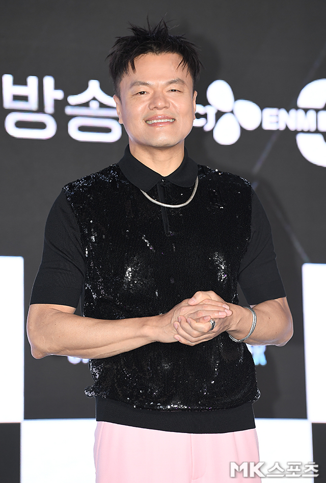 Park Jin-young will step down from his role as an executive director at JYP Entertainment. / Photo: Cheon Jeong-hwan