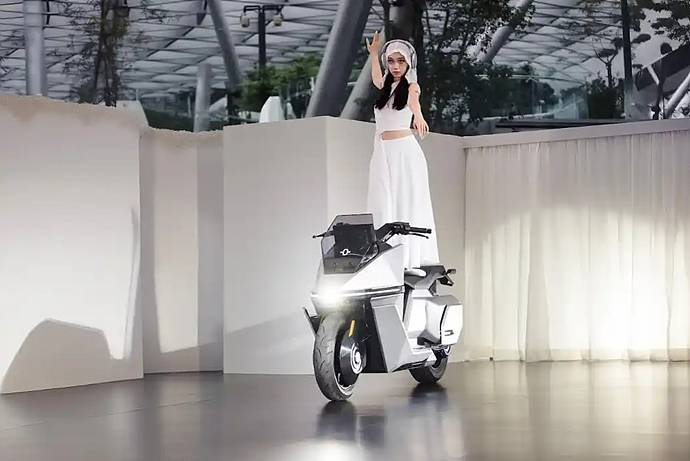 Revolutionizing Mobility: OMOWAY Launches the OMO X Electric Motorcycle with Autonomous Balance Technology
