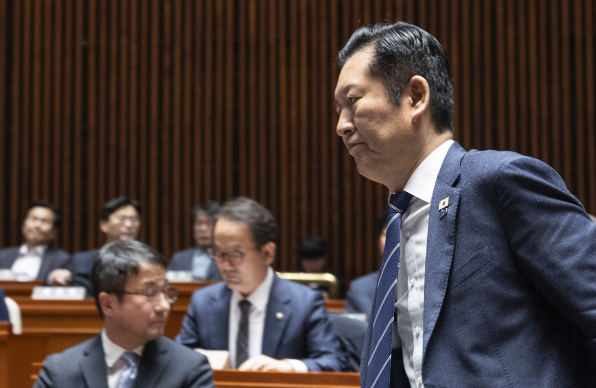 How the Democratic Party Plans to Tackle Economic Challenges in South Korea: Key Insights