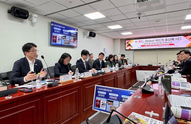 12일 서울 여의도 국회의원회관에서 국회 문화체육관광위원회 소속 정연욱 국민의힘 의원, 조계원 더불어민주당 의원 공동 주최로 \'K-푸드, Global-푸드의 중심에 서다 : 2026 음식관광 활성화 정책토론회\'가 개최됐다.