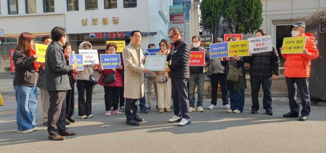 Seoul’s Controversial Cut-off: What Citizens Demand from the People Power Party