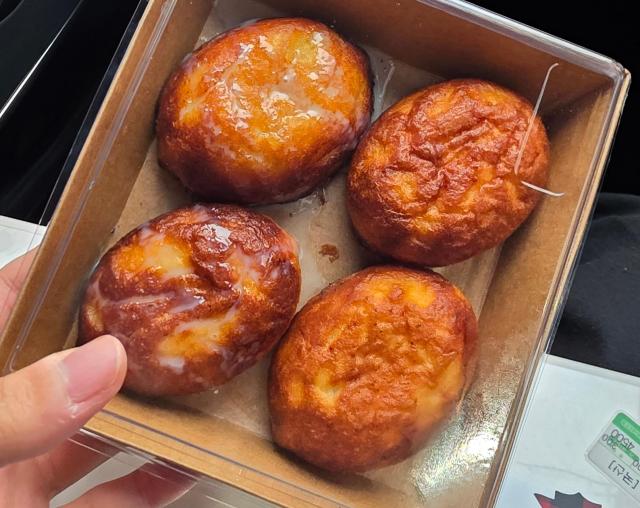 &nbsp;   Shanghai butter tteok purchased by the reporter. [Photo=Reporter Kim Hyun-ah]