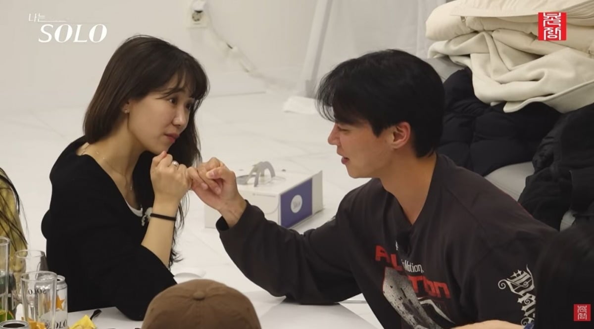 Who is the Ultimate ‘Tetoman’? Highlights from ‘나는솔로’ Season 30’s Arm Wrestling Showdown!