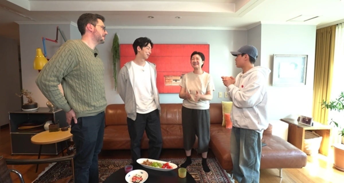 What Makes Chef Woo Jung-wook’s ‘Seoul Mom’ Tteokguk So Special? Discover on ‘Home, Please!’