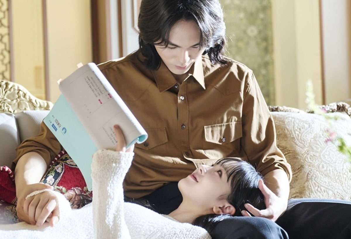 Doctor Shin Episode 3: What Does the Knee Pillow Scene Reveal About Jeong Yi-chan and Baek Seo-ra’s Love?