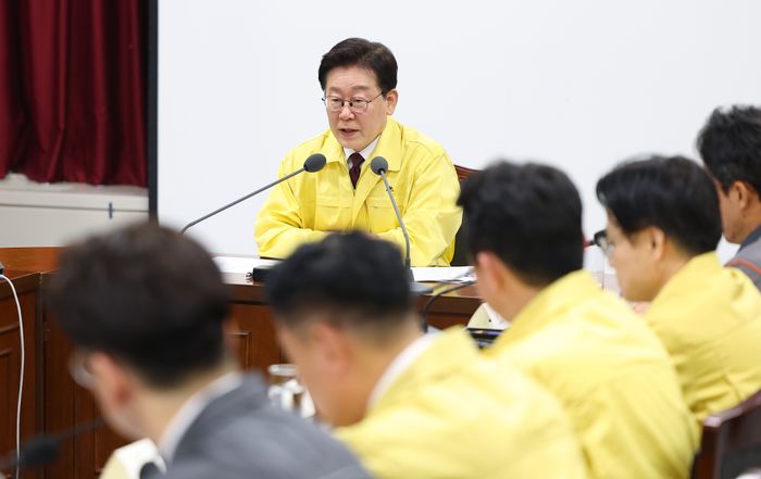 이재명 대통령이 26일 충남 한국석유공사 서산 비축기지에서 열린 현장 간담회에서 발언하고 있다. ⓒ뉴시스