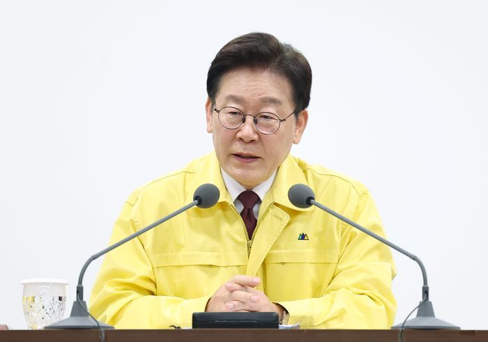 이재명 대통령이 26일 충남 한국석유공사 서산 비축기지에서 열린 현장 간담회에서 발언하고 있다. (청와대통신사진기자단) ⓒ뉴시스